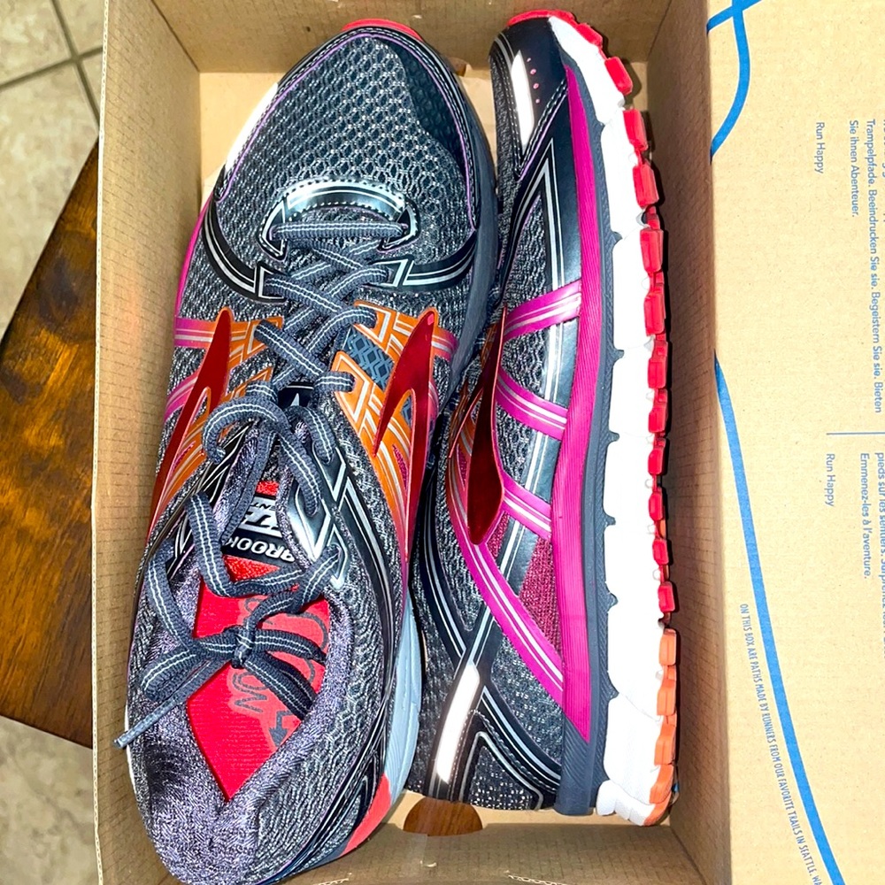 Women’s Brooks Ghost Tennis shoes